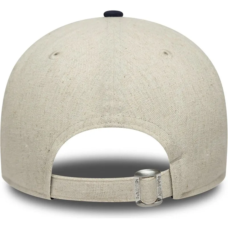 cappelli-curva-beige-cinghia-regolabile-9forty-di-new-era cappelli-curva-beige-cinghia-regolabile-9forty-di-new-era