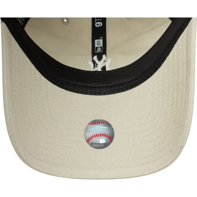 cappellino-beige-con-visiera-curva-regolabile-9twenty-mini-logo-washed-dei-new-york-yankees-mlb-di-new-era