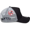cappellino-trucker-blu-marino-e-bianco-a-frame-multi-patch-di-new-york-yankees-mlb-di-new-era