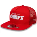 cappellino-piatto-trucker-rosso-golfer-international-series-games-2024-dei-kansas-city-chiefs-nfl-di-new-era