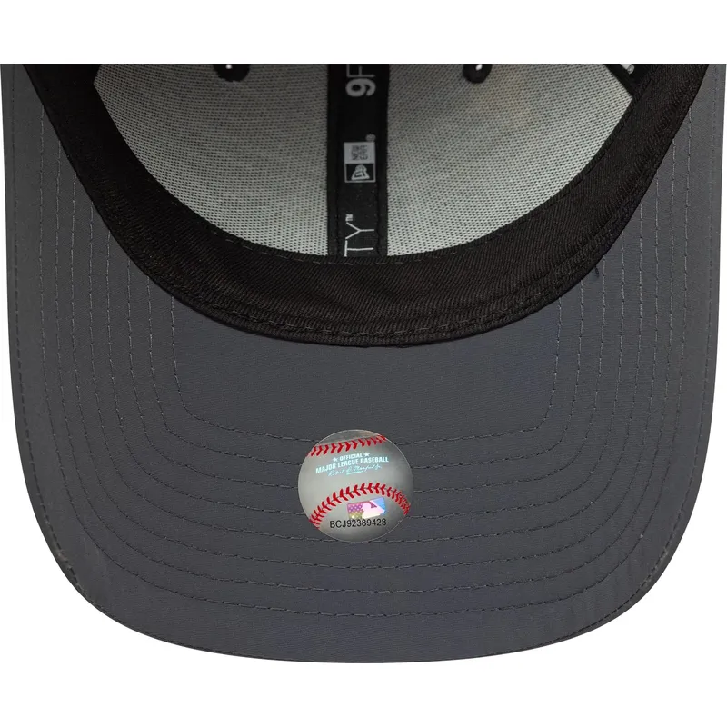 cappellino-visiera-curva-grigio-regolabile-con-logo-blu-9forty-recycled-di-los-angeles-dodgers-mlb-di-new-era