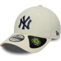 cappellino-curvo-beige-regolabile-con-logo-blu-marino-9forty-recycled-di-new-york-yankees-mlb-di-new-era