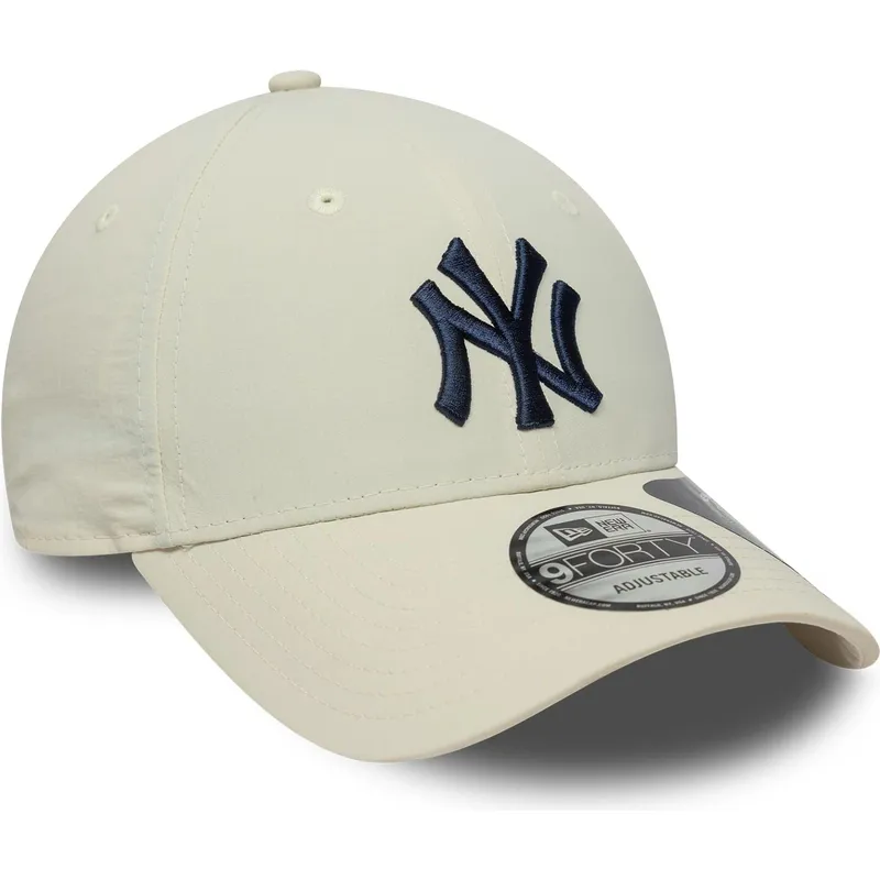 beige-verstellbare-curved-cap-mit-marineblauem-logo-9forty-recycled-der-new-york-yankees-mlb-von-new-era
