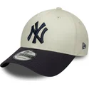 cappellino-curvo-beige-e-blu-navy-regolabile-9forty-side-script-dei-new-york-yankees-mlb-di-new-era