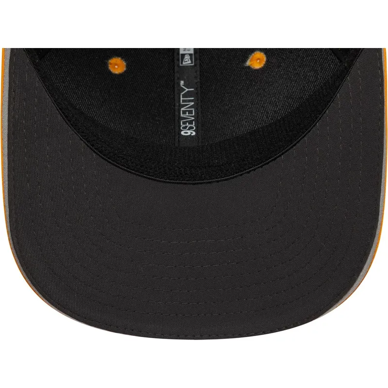 gul-och-svart-9seventy-stretch-snap-truckerkeps-fran-mclaren-racing-formula-1-av-new-era