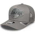 cappellino-trucker-grigio-con-logo-grigio-9seventy-stretch-snap-tonal-dei-los-angeles-lakers-nba-di-new-era