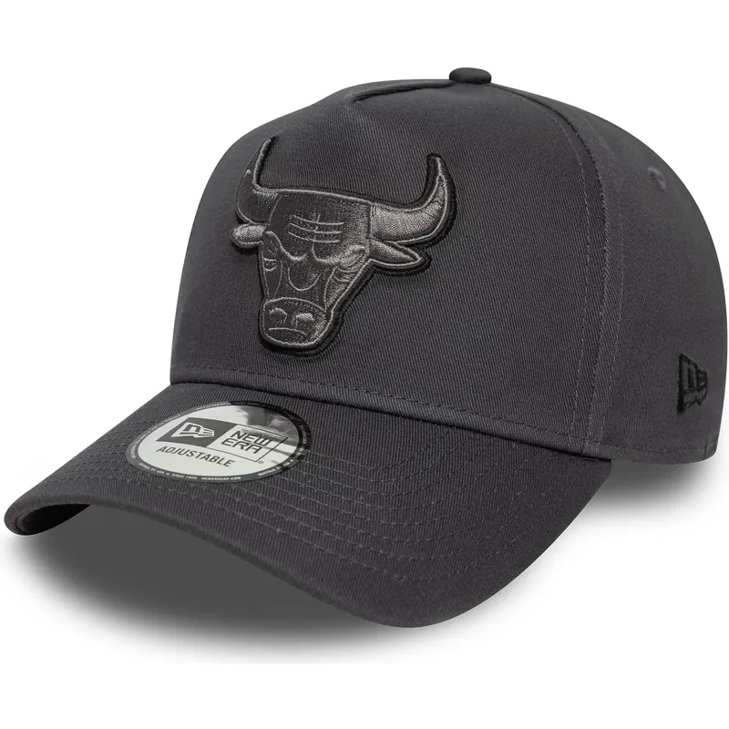 cappellino-curvo-grigio-snapback-con-logo-grigio-e-frame-tonal-outline-dei-chicago-bulls-nba-di-new-era