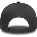 cappellino-snapback-grigio-con-visiera-curva-e-logo-grigio-e-frame-tonal-outline-dei-chicago-bulls-nba-di-new-era
