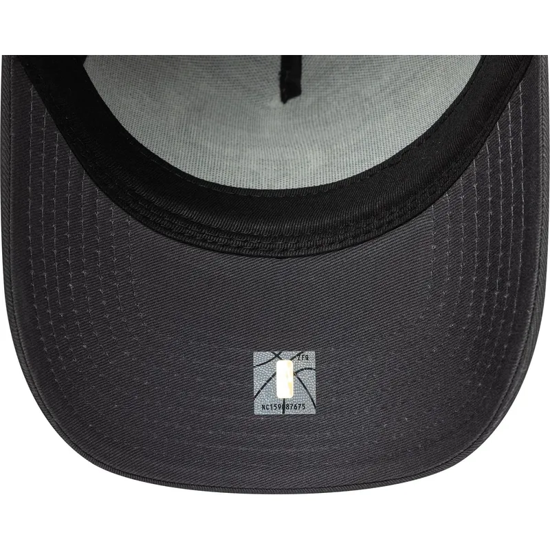 cappellino-curvo-grigio-snapback-con-logo-grigio-e-frame-tonal-outline-dei-chicago-bulls-nba-di-new-era