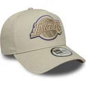 cappellino-beige-snapback-con-visiera-curva-e-logo-beige-e-frame-tonal-outline-dei-los-angeles-lakers-nba-di-new-era