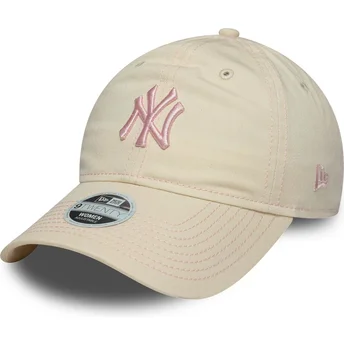Beige justerbar kvindehat med buet skygge og lyserødt logo 9TWENTY Contrast Stitch fra New York Yankees MLB fra New Era