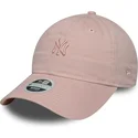 new-era-new-york-yankees-mlb-9twenty-mini-washed-justerbar-lyserod-kvindekasket-med-buet-skygge-og-lyserodt-logo