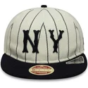 flad-beige-og-marinebla-justerbar-9fifty-retro-crown-heritage-kasket-fra-new-york-yankees-mlb-fra-new-era