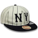flad-beige-og-marinebla-justerbar-9fifty-retro-crown-heritage-kasket-fra-new-york-yankees-mlb-fra-new-era