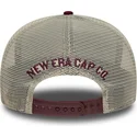 cappellino-snapback-rosso-e-beige-con-visiera-curva-9fifty-cord-di-new-era