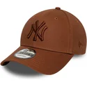 casquette-courbee-marron-ajustable-avec-logo-marron-9forty-league-essential-new-york-yankees-mlb-new-era