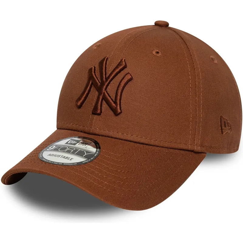 cappellino-curvo-marrone-regolabile-con-logo-marrone-9forty-league-essential-di-new-york-yankees-mlb-di-new-era
