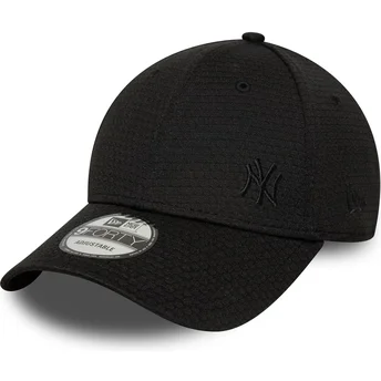 Schwarze Snapback-Cap mit gebogenem Schirm und schwarzem Logo 9FORTY Flawless Mesh der New York Yankees MLB von New Era