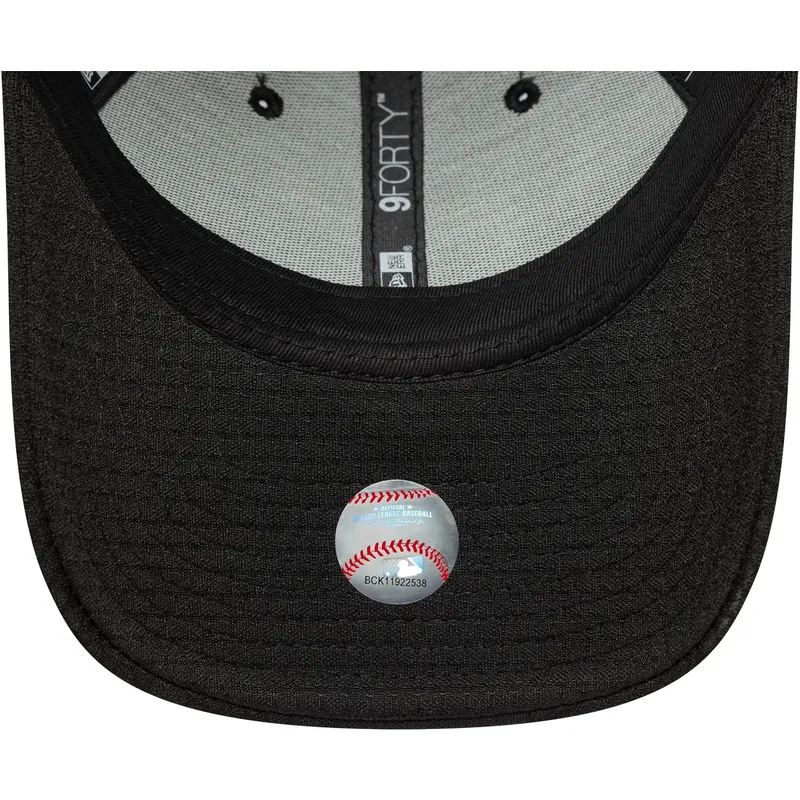 sort-curved-snapback-kasket-med-sort-logo-9forty-flawless-mesh-fra-new-york-yankees-mlb-fra-new-era