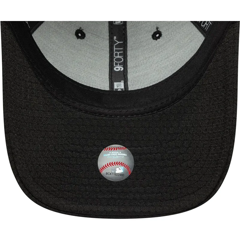 czarna-czapka-z-zakrzywionym-daszkiem-snapback-9forty-flawless-mesh-new-york-yankees-mlb-od-new-era