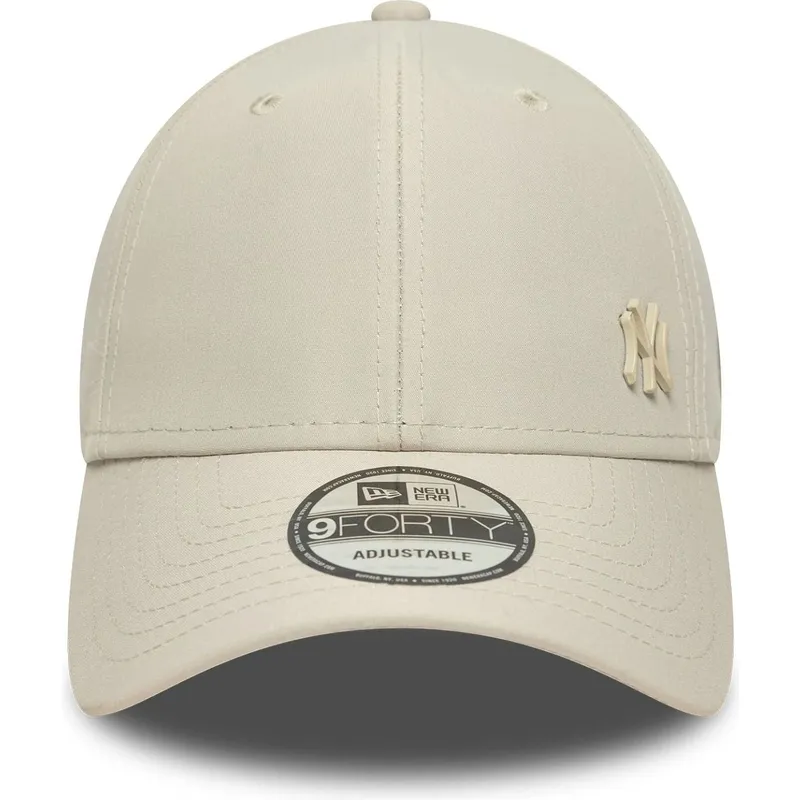 beige-justerbar-bojd-keps-med-beige-logotyp-9forty-tonal-flawless-new-york-yankees-mlb-fran-new-era