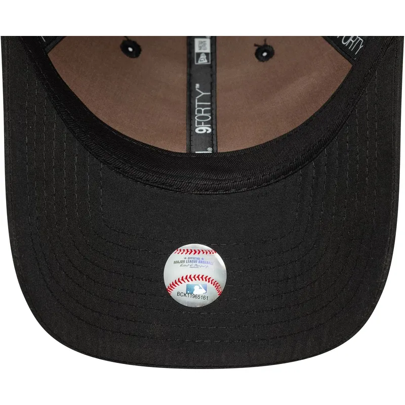cappellino-curvo-nero-regolabile-con-logo-nero-9forty-tonal-flawless-di-new-york-yankees-mlb-di-new-era