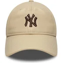 beige-verstellbare-kappe-mit-gebogenem-schirm-und-braunem-logo-9twenty-leather-der-new-york-yankees-mlb-von-new-era