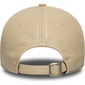 verstellbare-beige-gebogene-kappe-mit-braunem-logo-9twenty-leather-der-new-york-yankees-mlb-von-new-era