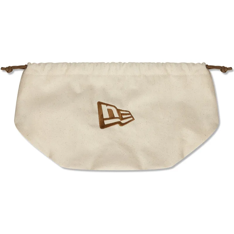 buet-beige-justerbar-kasket-med-brunt-logo-9twenty-leather-fra-new-york-yankees-mlb-fra-new-era