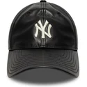 verstellbare-schwarze-9twenty-leder-cap-mit-gebogenem-schirm-der-new-york-yankees-mlb-von-new-era