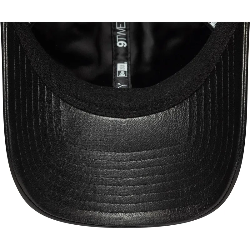 new-york-yankees-mlb-new-era-9twenty-justerbar-sort-laeder-cap-med-buet-skygge