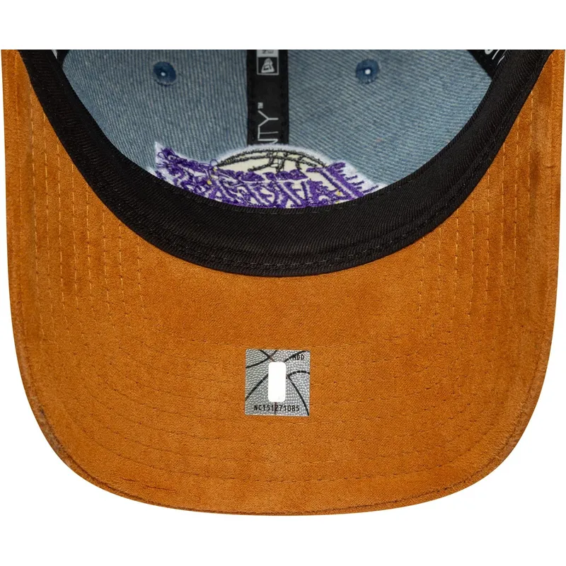 blaue-und-braune-verstellbare-curved-cap-9twenty-denim-midi-der-los-angeles-lakers-nba-von-new-era
