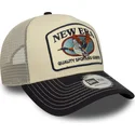 cappellino-trucker-beige-e-blu-navy-a-frame-animal-patch-con-anatra-di-new-era