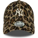 cappello-curvo-leopardo-regolabile-da-donna-9forty-cosy-animal-dei-new-york-yankees-mlb-di-new-era