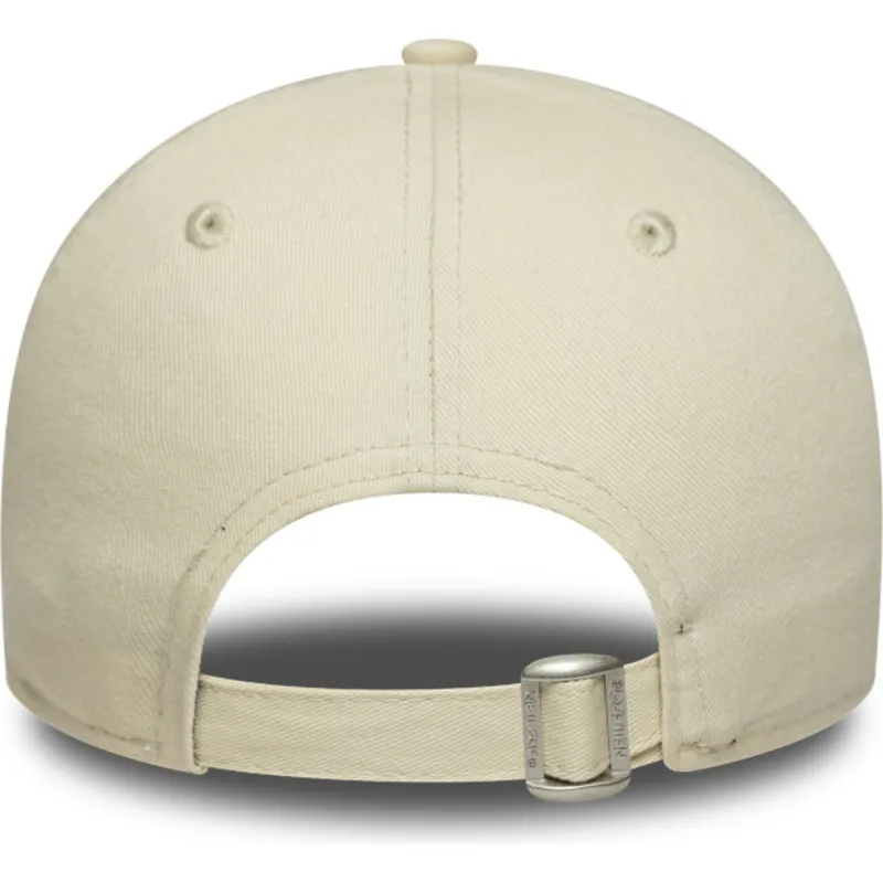 buet-beige-justerbar-kasket-til-kvinder-9twenty-phrase-mi-media-naranja-fra-new-era