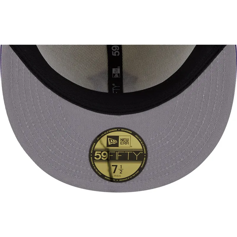 cappello-piatto-beige-e-viola-aderente-59fifty-clr-dvlp-dei-new-york-yankees-mlb-di-new-era