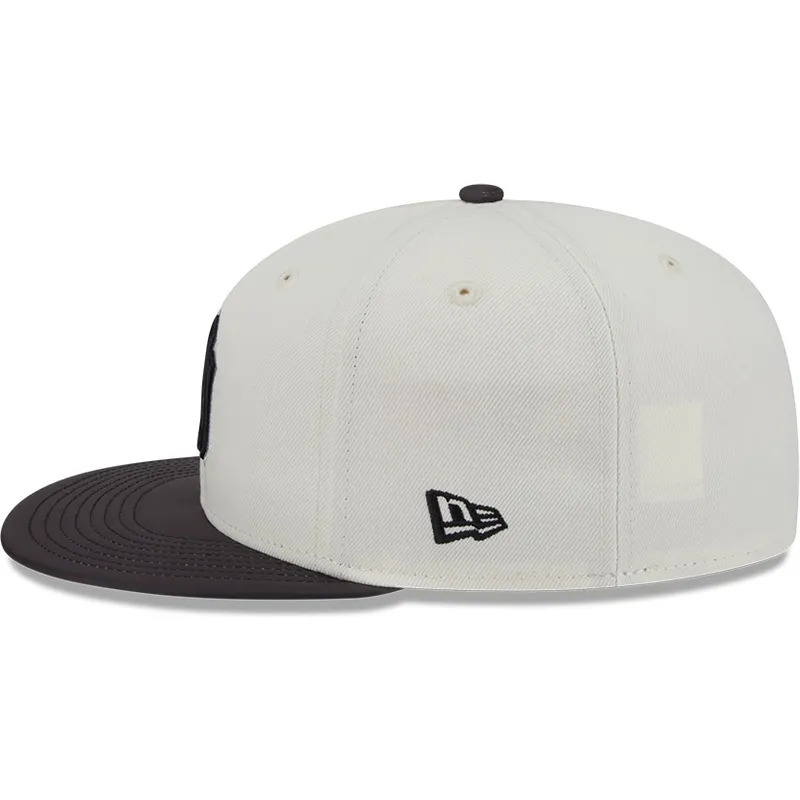cappello-piatto-beige-e-nero-regolabile-59fifty-clr-dvlp-dei-new-york-yankees-mlb-di-new-era