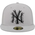 cappellino-piatto-grigio-aderente-59fifty-cracked-dei-new-york-yankees-mlb-di-new-era