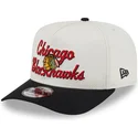casquette-courbee-beige-et-noire-snapback-9fifty-a-frame-chainstitch-chicago-blackhawks-nhl-new-era