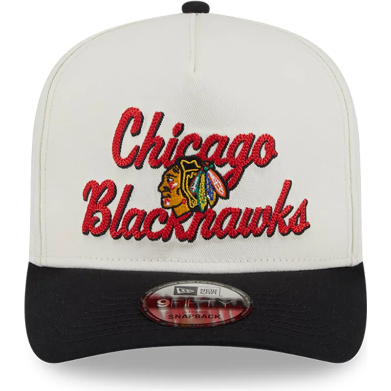 cappellino-visiera-curva-beige-e-nero-snapback-9fifty-a-frame-chainstitch-di-chicago-blackhawks-nhl-di-new-era