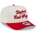 cappellino-snapback-beige-e-rosso-9fifty-a-frame-chainstitch-detroit-red-wings-nhl-di-new-era
