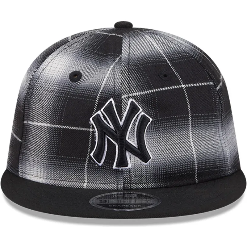 czarna-czapka-z-plaskim-daszkiem-snapback-9fifty-retro-crown-plaid-new-york-yankees-mlb-od-new-era