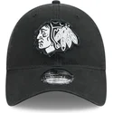 cappellino-nero-regolabile-9twenty-stamp-dei-chicago-blackhawks-nhl-di-new-era