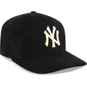 cappellino-curvo-nero-snapback-19twenty-nostalgic-golfer-dei-new-york-yankees-mlb-di-new-era