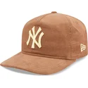 cappellino-curvo-nero-snapback-19twenty-nostalgic-golfer-dei-new-york-yankees-mlb-di-new-era