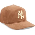 cappellino-curvo-nero-snapback-19twenty-nostalgic-golfer-dei-new-york-yankees-mlb-di-new-era