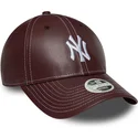 cappellino-curvo-bordeaux-regolabile-9forty-topstitch-pu-dei-new-york-yankees-mlb-di-new-era