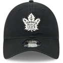 9twenty-verstellbare-schwarze-kappe-mit-gebogenem-schirm-toronto-maple-leafs-nhl-stamp-von-new-era