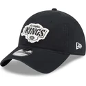 czarna-regulowana-czapka-z-zakrzywionym-daszkiem-9twenty-stamp-los-angeles-kings-nhl-od-new-era