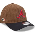 cappello-curvo-marrone-e-blu-navy-regolabile-9twenty-a-frame-wool-pinstripe-degli-atlanta-braves-mlb-di-new-era